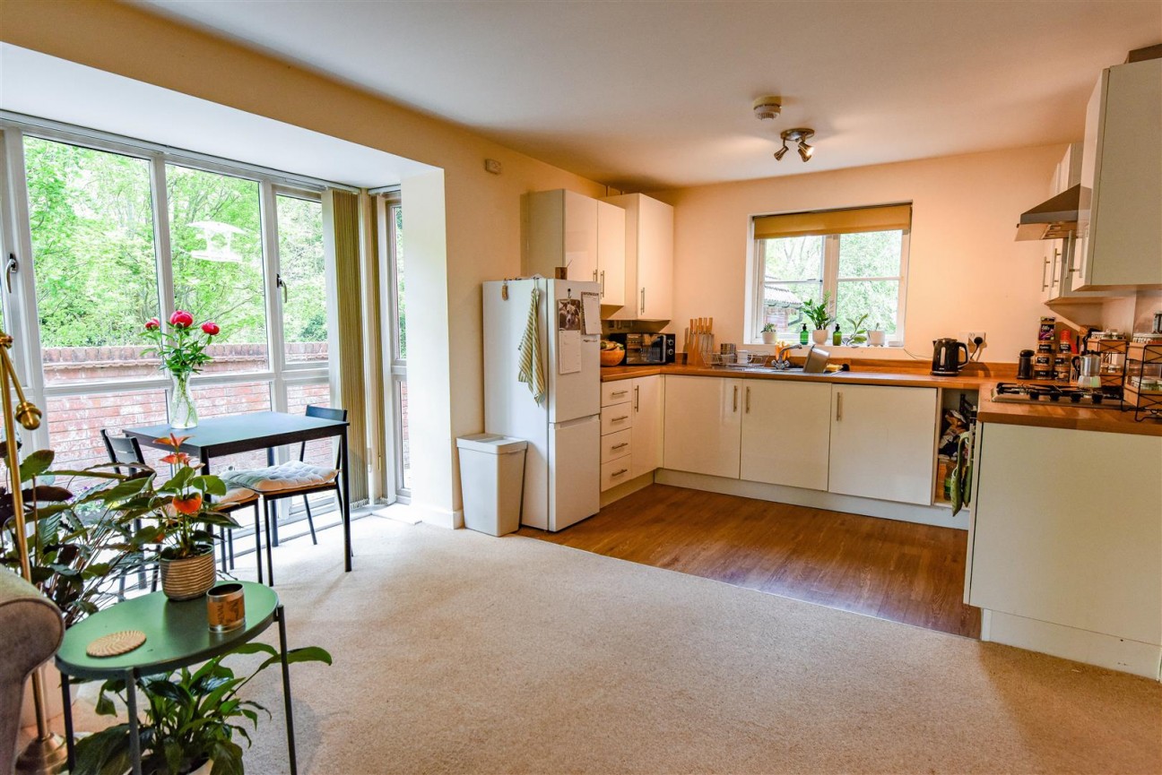 Alexandra Close, Dursley