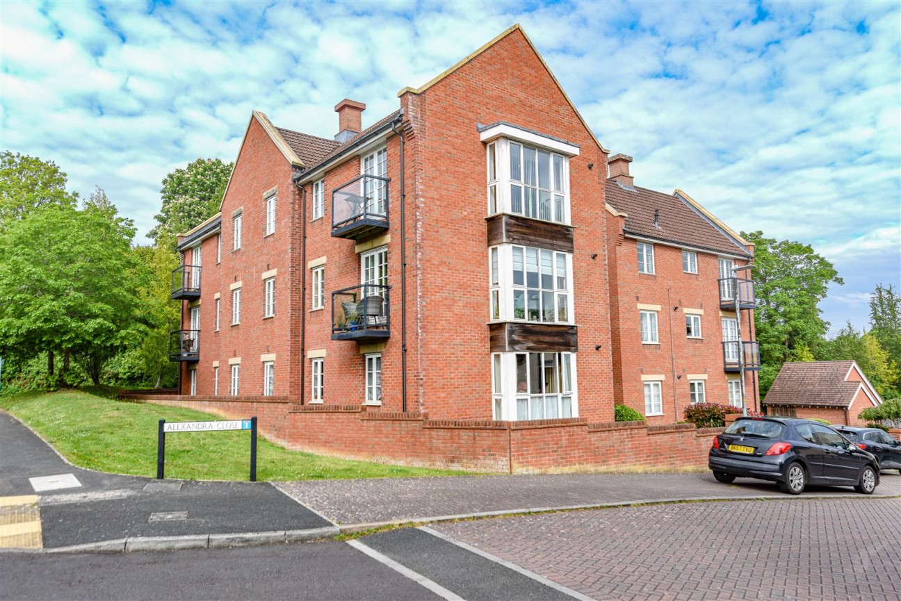 Alexandra Close, Dursley