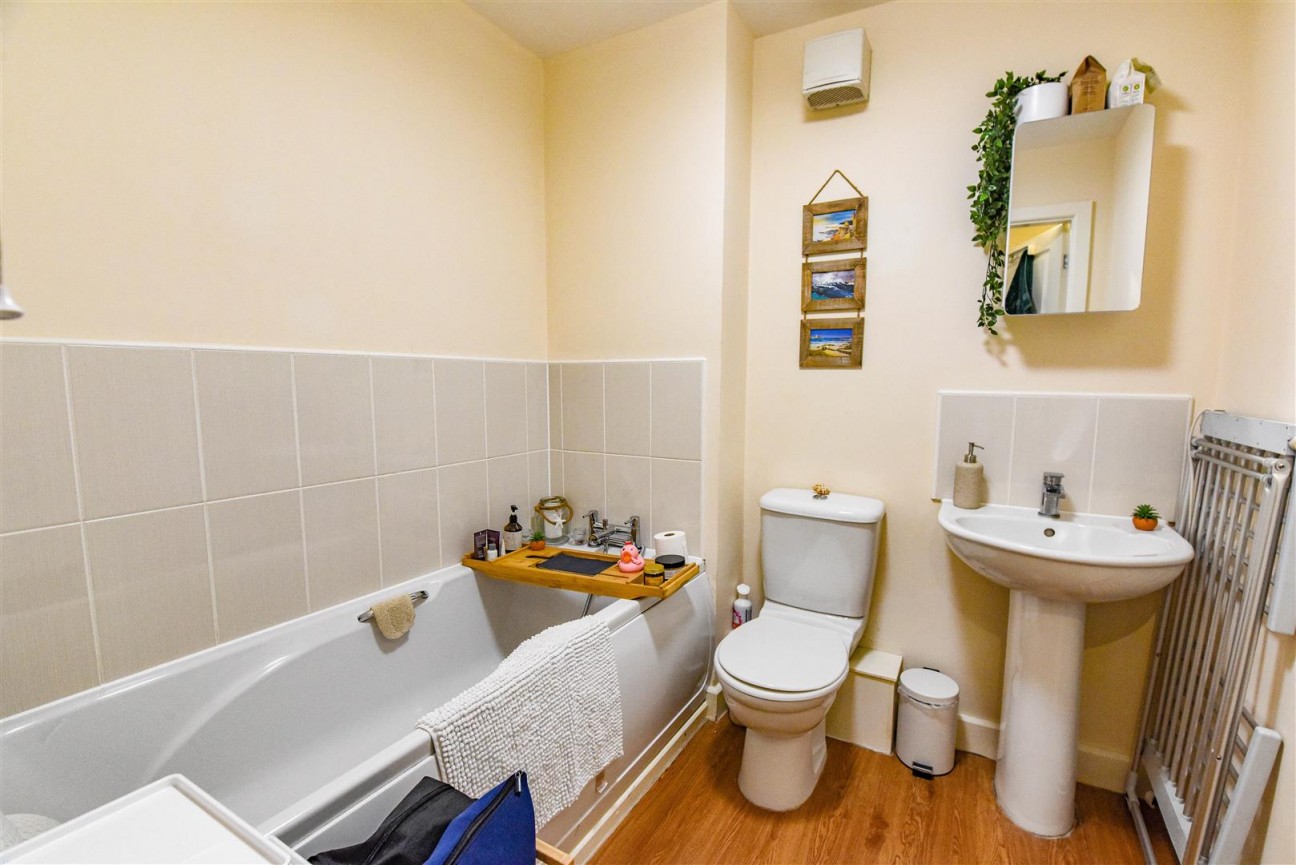 Alexandra Close, Dursley