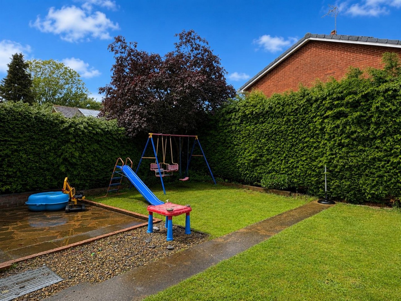 Phillimore Gardens, Frampton On Severn