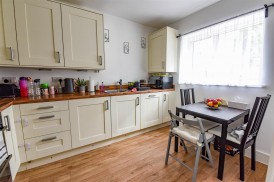 Lister Road, Dursley