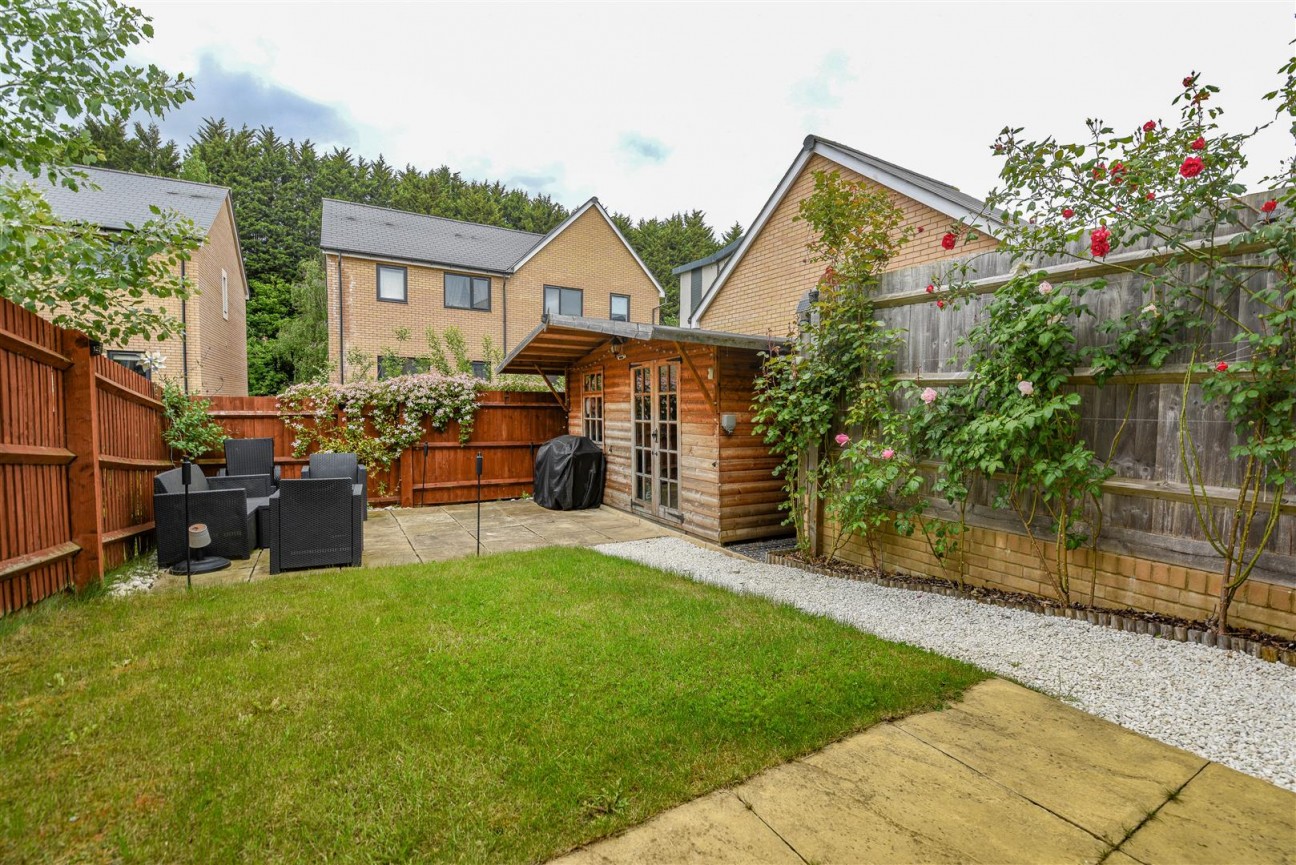 Lister Road, Dursley
