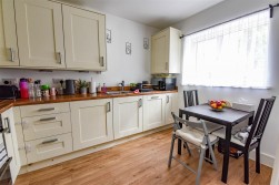 Lister Road, Dursley