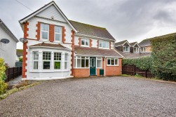 Dursley Road, Cam