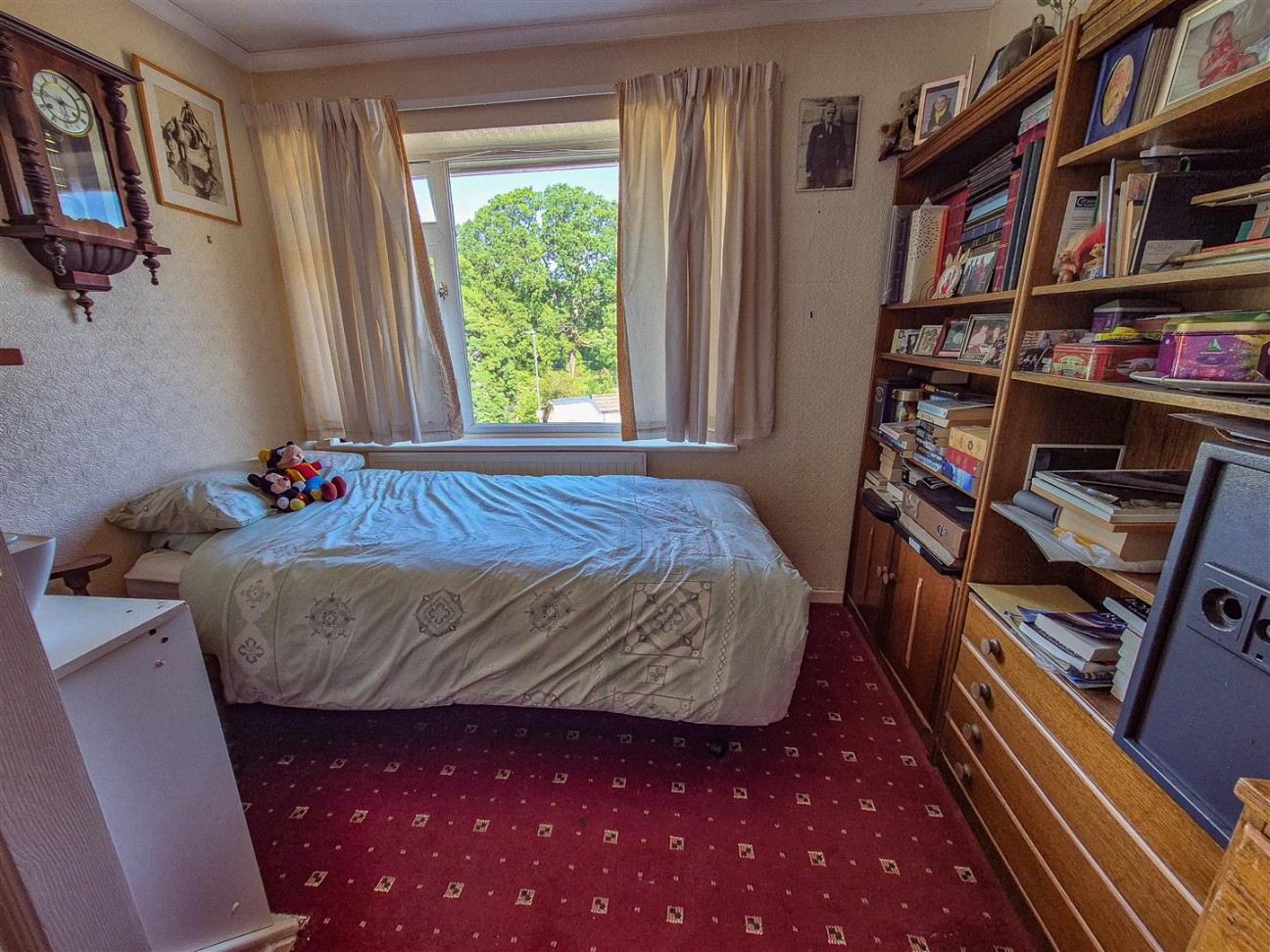St. Georges Close, Cam, Dursley