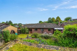 Lambsdowne, Dursley