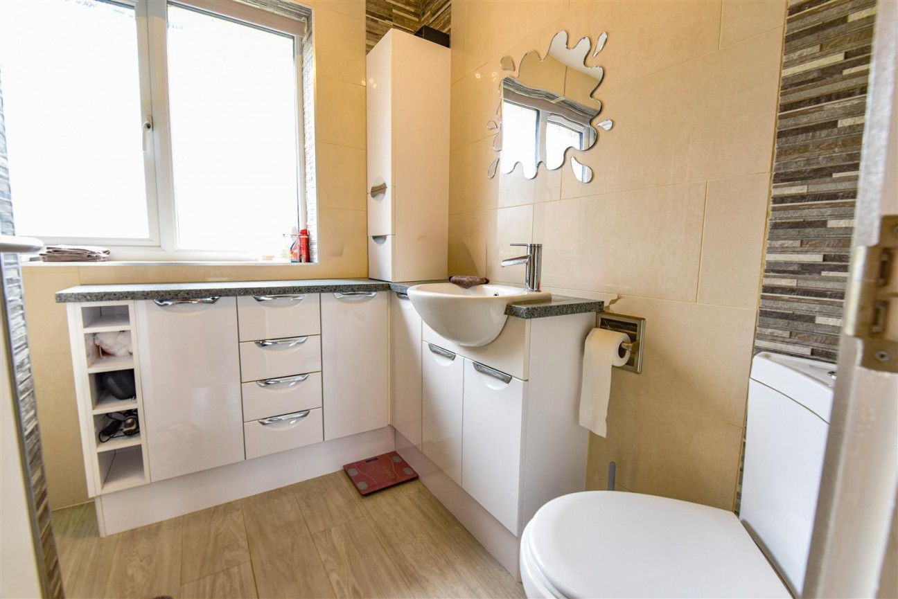 Jubilee Close, Cam, Dursley
