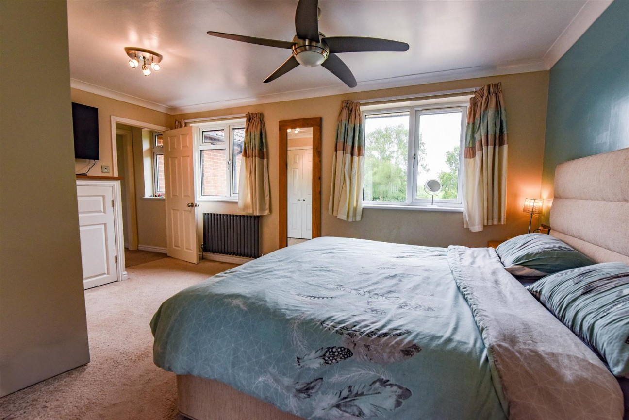 Jubilee Close, Cam, Dursley
