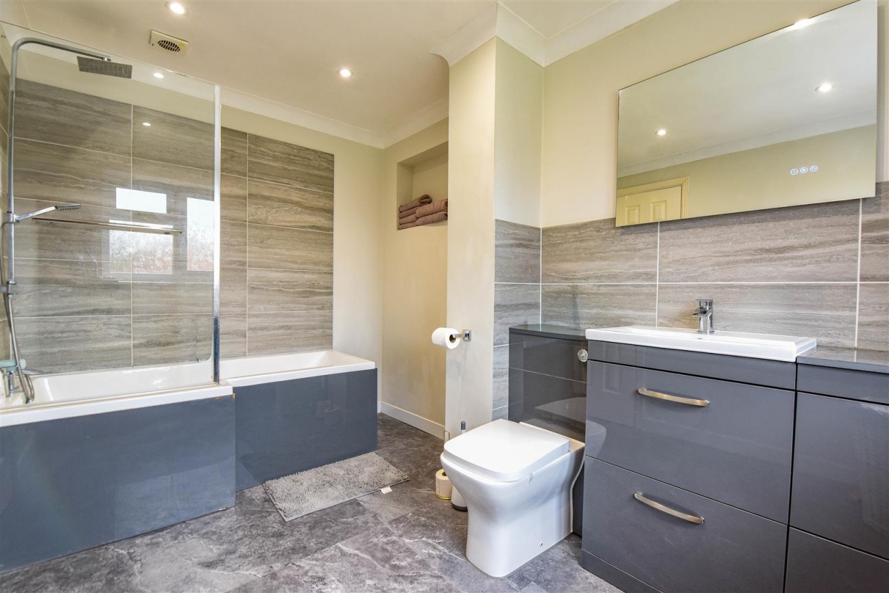 Jubilee Close, Cam, Dursley