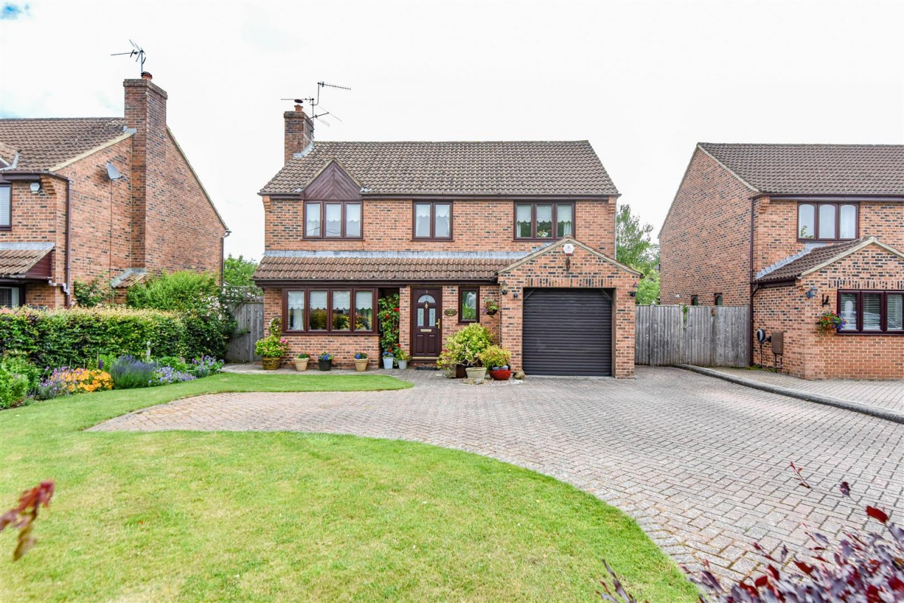 Everlands, Cam, Dursley