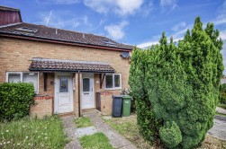 Everside Close, Cam