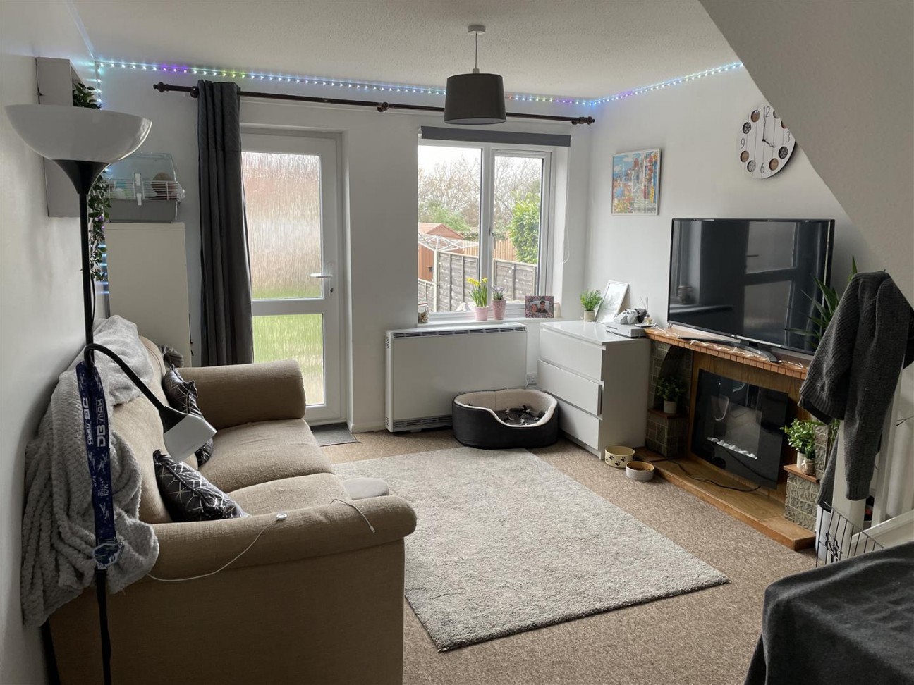 Everside Close, Cam