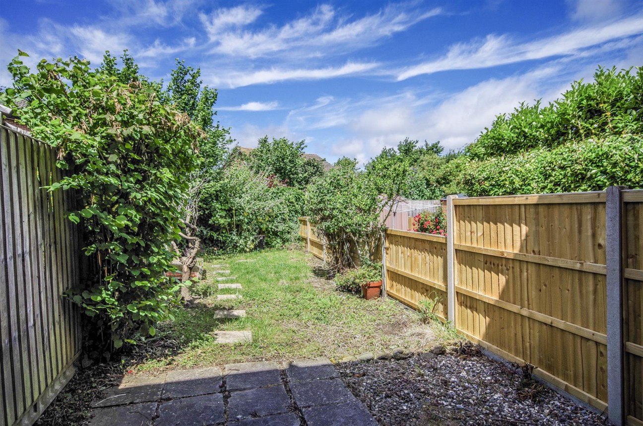 Everside Close, Cam