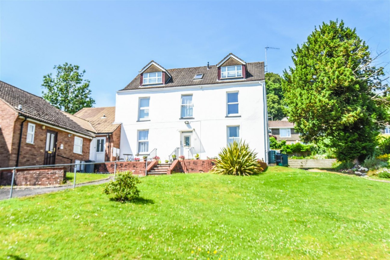 Flat 4, 12 May Lane, Dursley