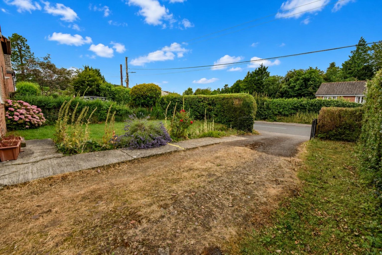 Uley Road, Dursley