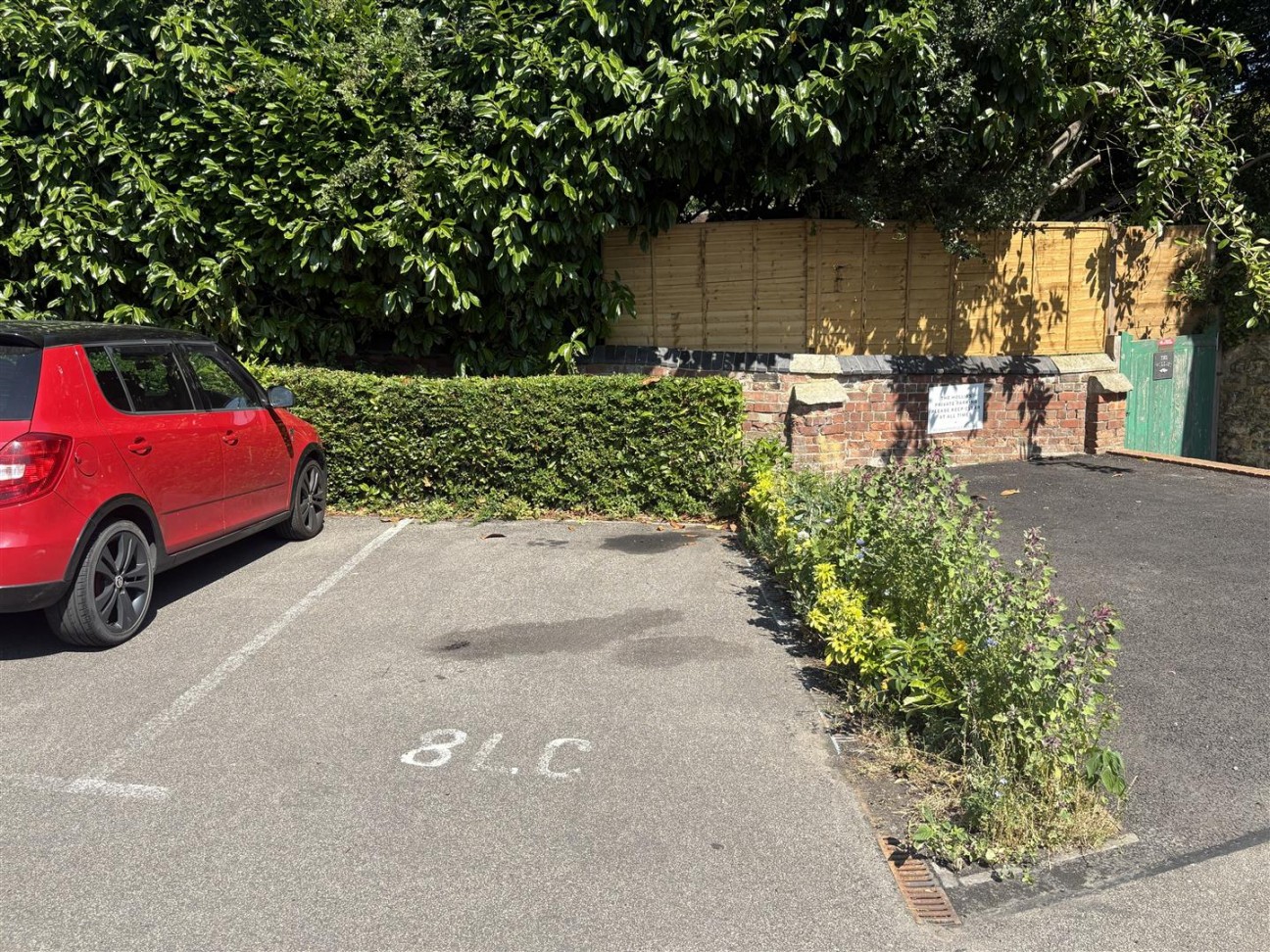 Legion Close, Dursley