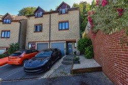 Weavers Close, Dursley