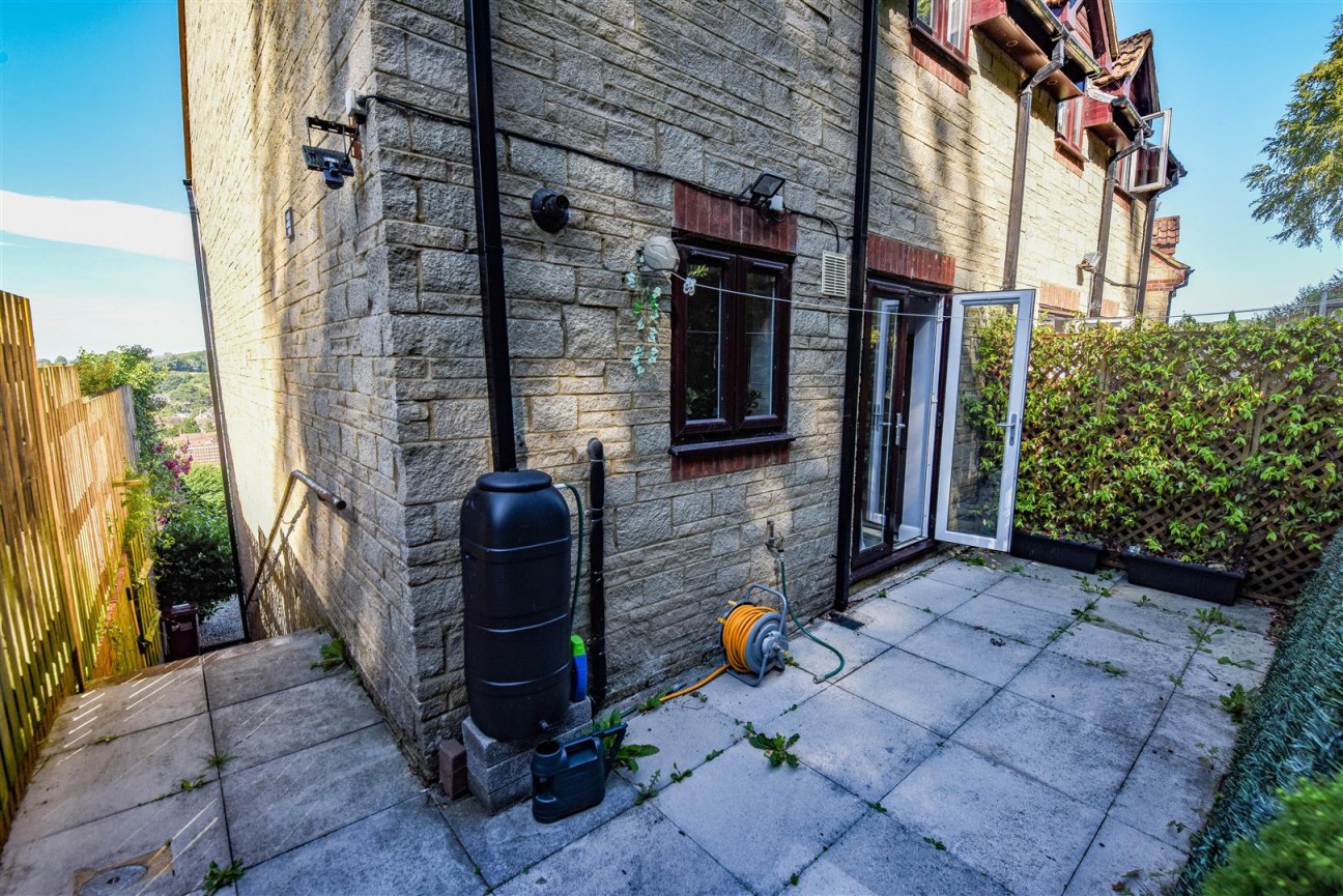 Weavers Close, Dursley
