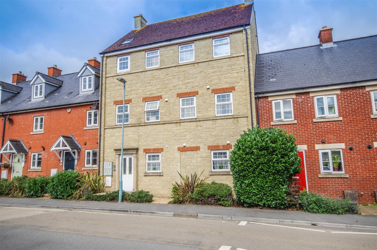 Library Terrace, Dursley