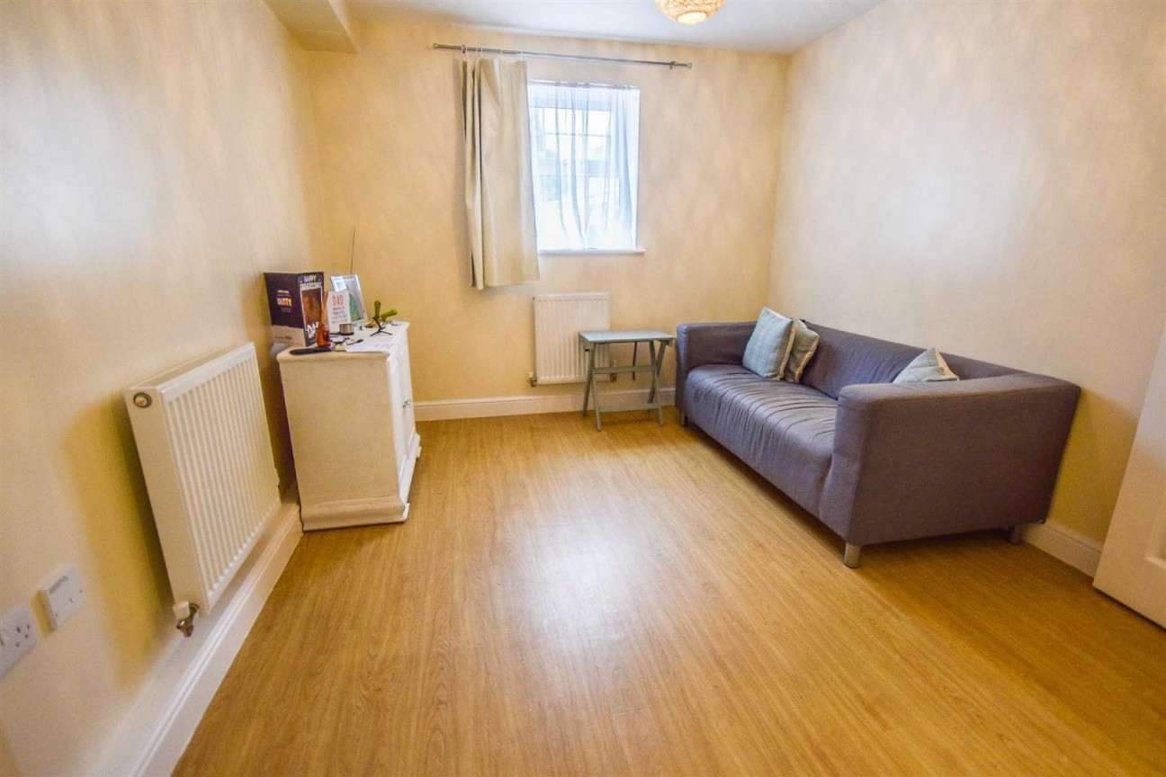 Library Terrace, Dursley