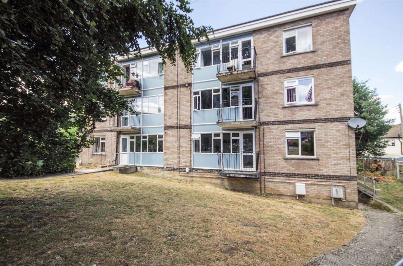 Somerset Avenue, Dursley