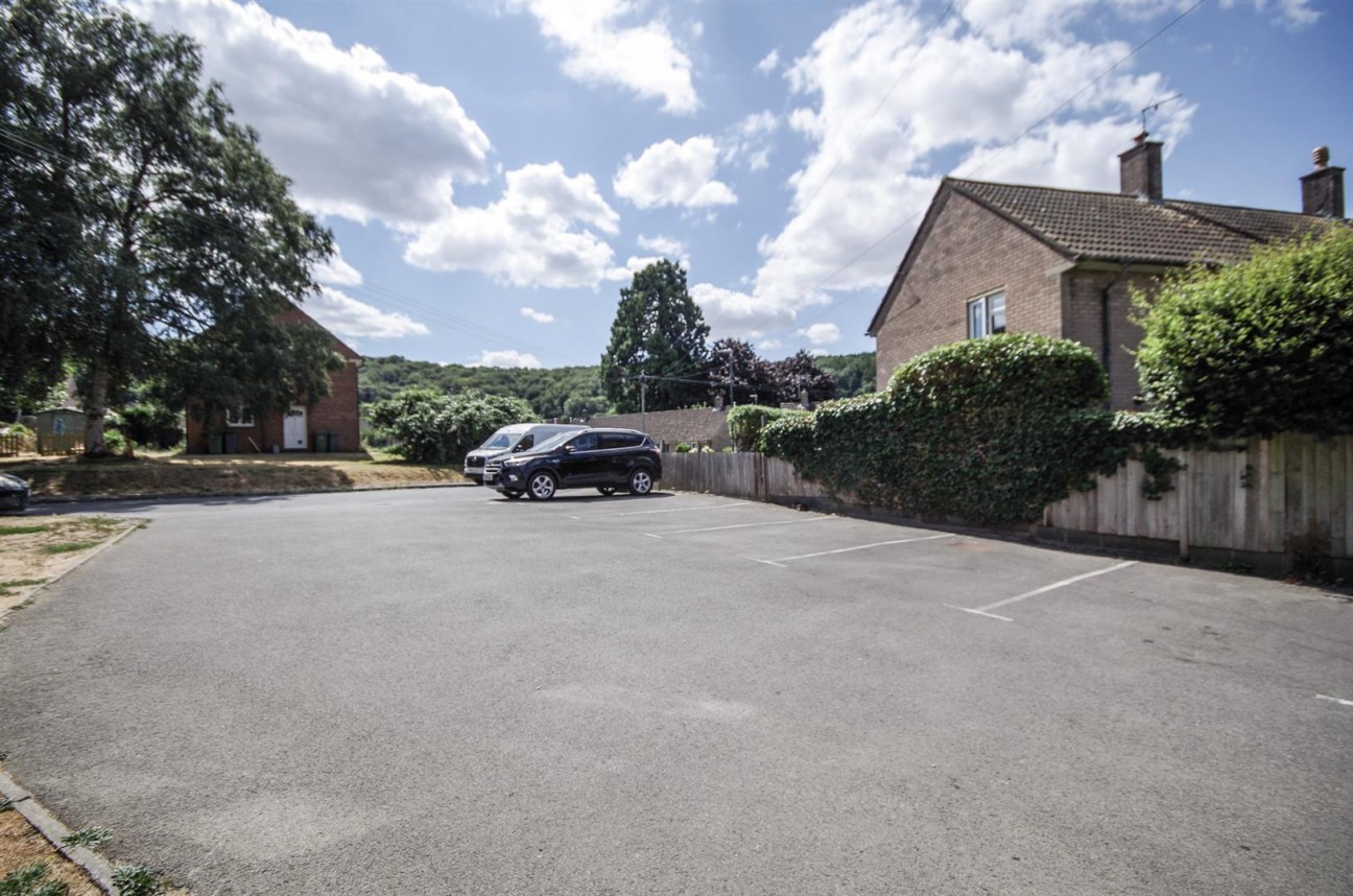Somerset Avenue, Dursley