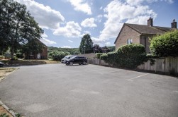 Somerset Avenue, Dursley