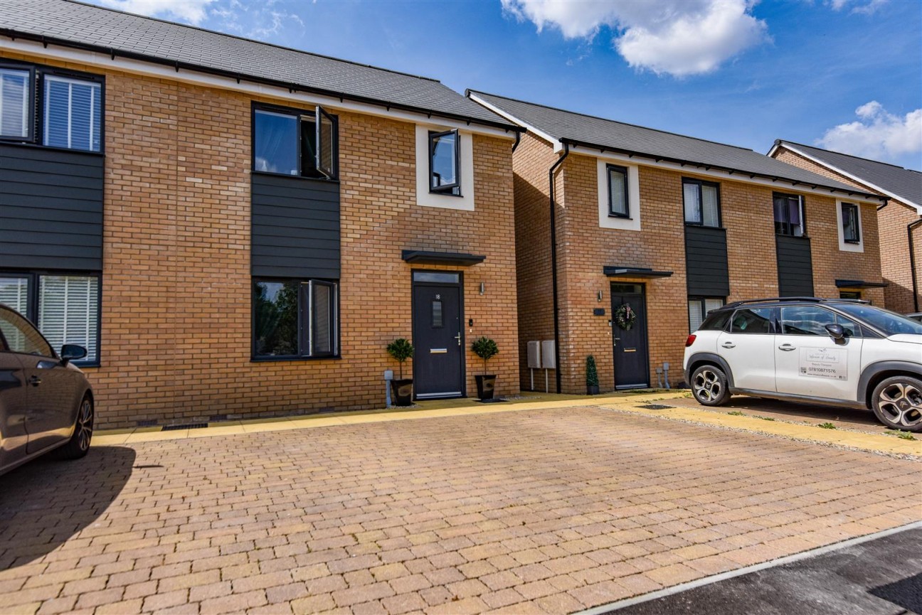 Lister Road, Dursley