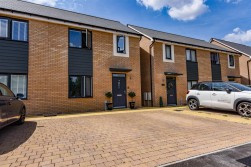 Lister Road, Dursley