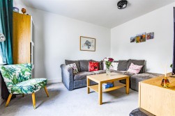 Lister Road, Dursley