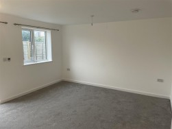 Woodview Road, Cam