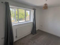Woodview Road, Cam