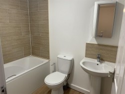 Woodview Road, Cam