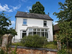 Drake Lane, Dursley