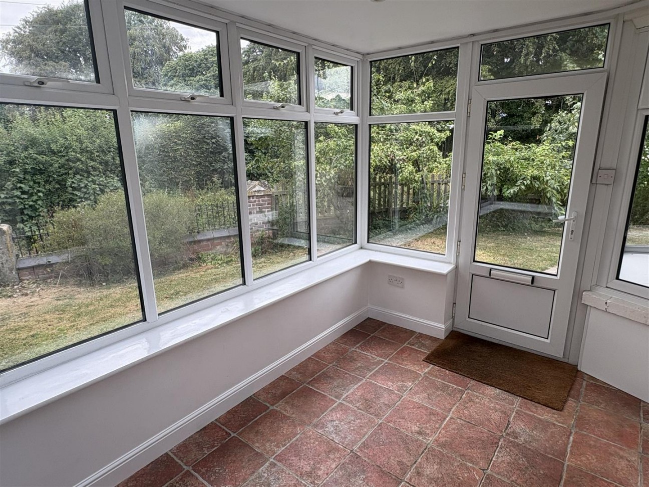 Drake Lane, Dursley