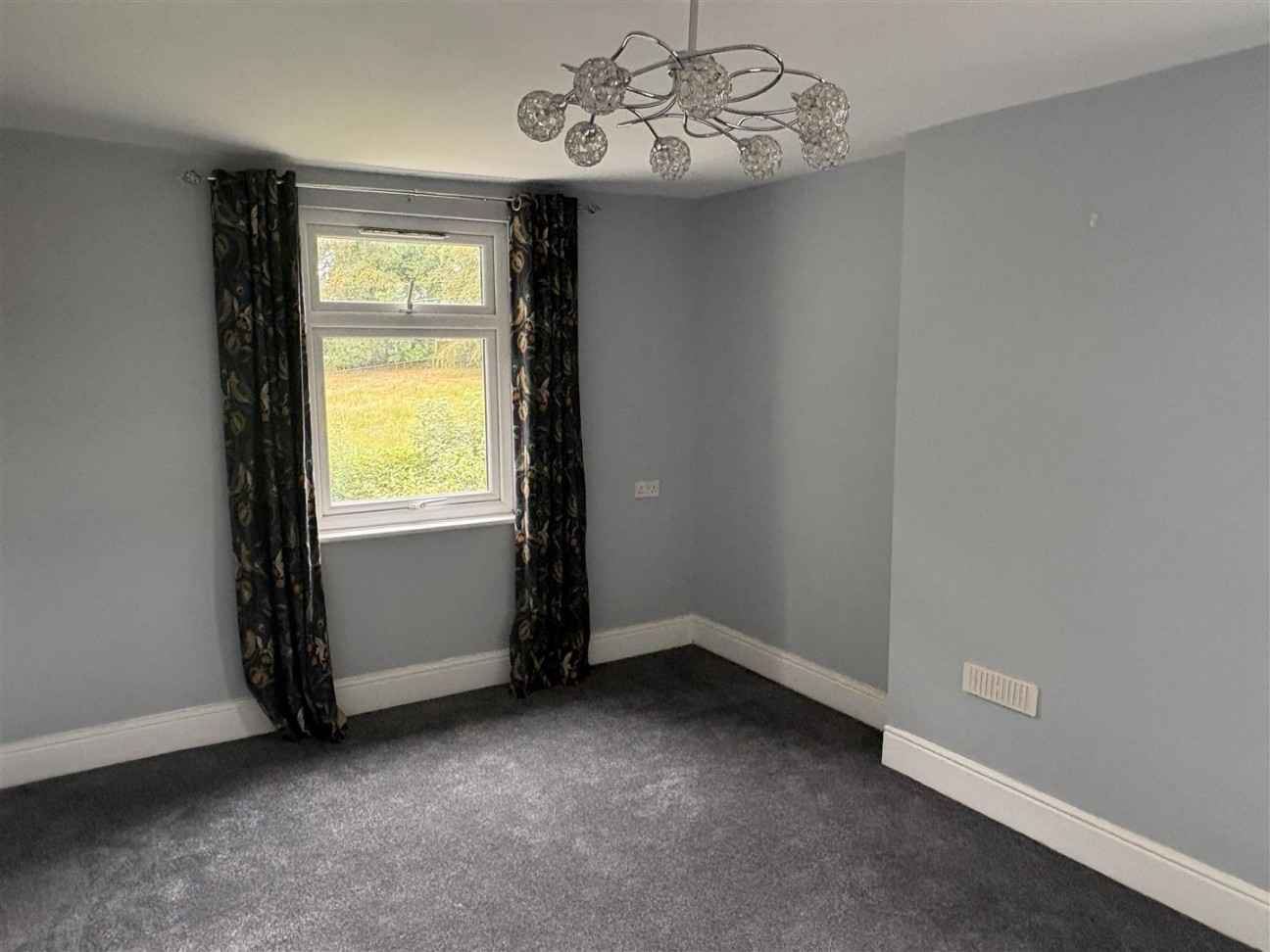 Drake Lane, Dursley