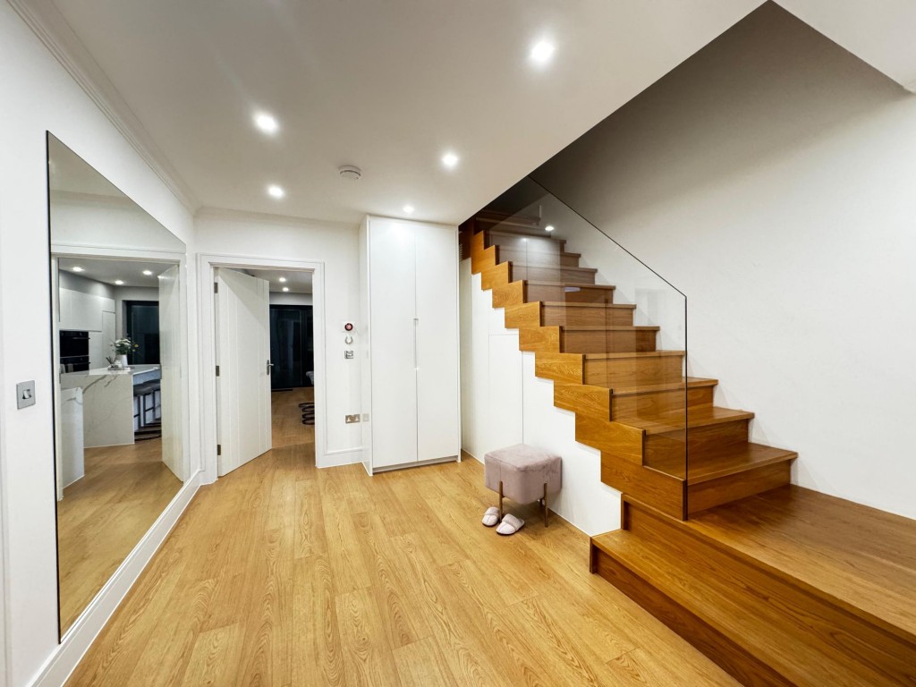 New Road, Rainham, RM13