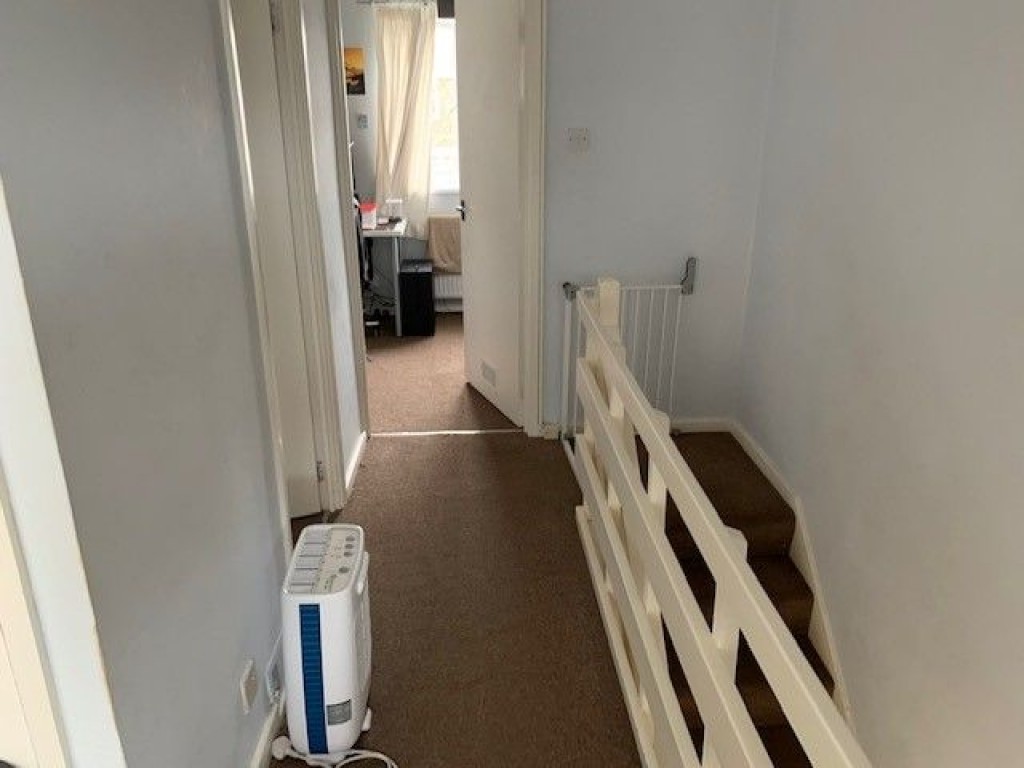 Flat , Deerhurst, Wessex Close, Kingston upon Thames