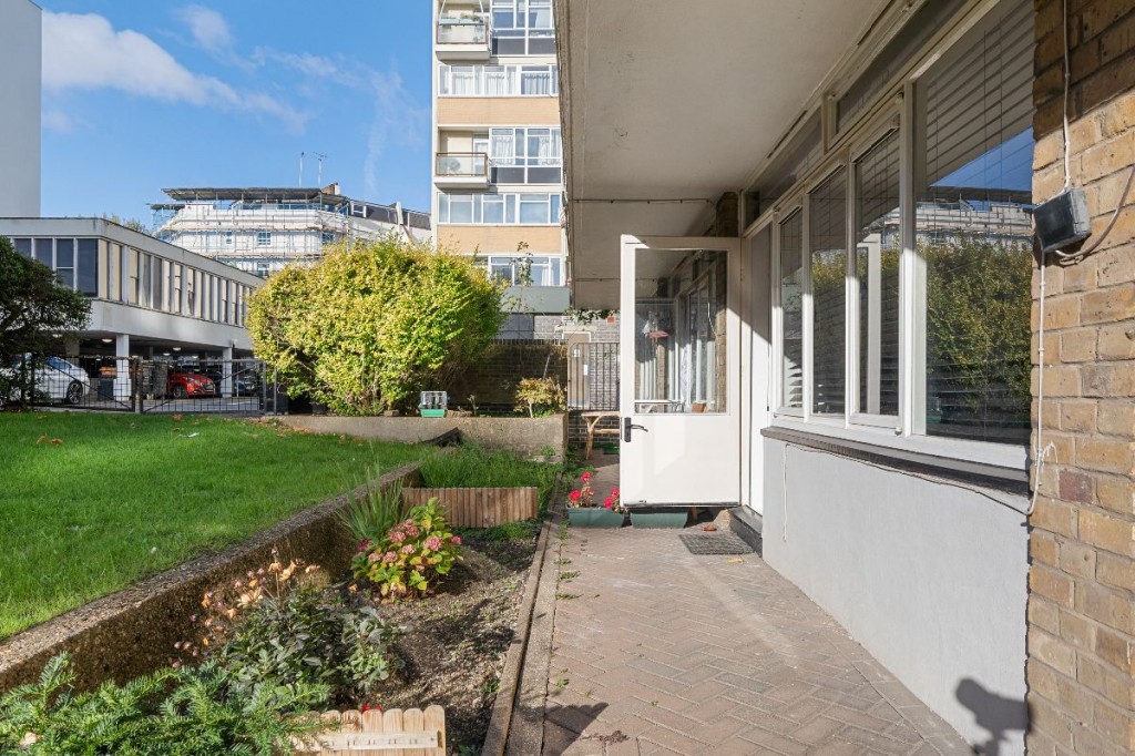 Selden House, Churchill Gardens, London