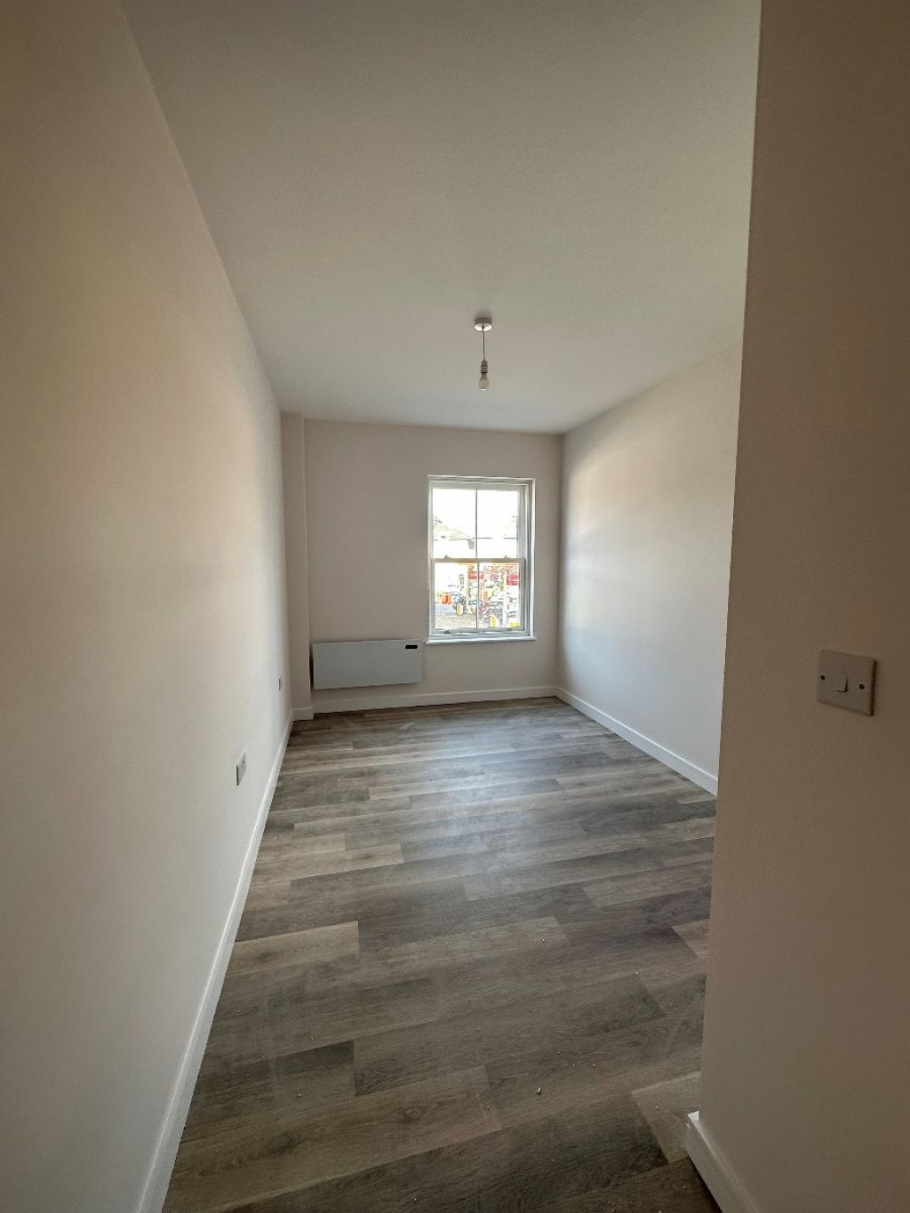 3 Bedroom Flat, Sunny Court, Norbiton
