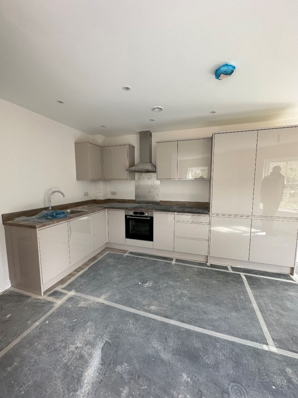 2 Bedroom Flat, Sunny Court, Norbiton