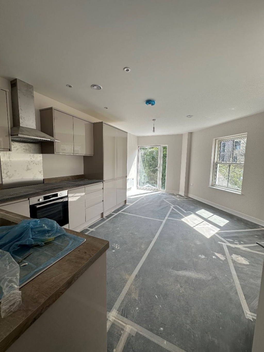 2 Bedroom Flat, Sunny Court, Norbiton