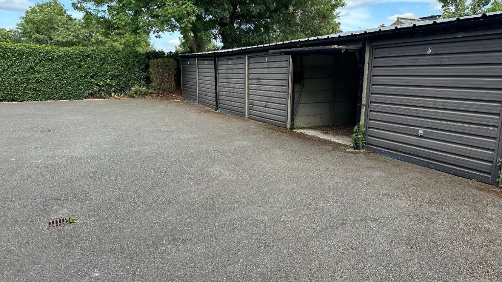 Garage 2 Bickley Court, Southey Road, London