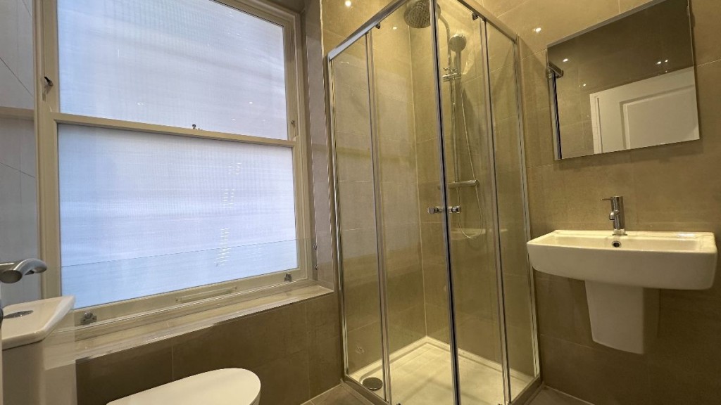 1A Sutton Court Road