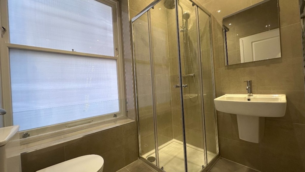 1A Sutton Court Road