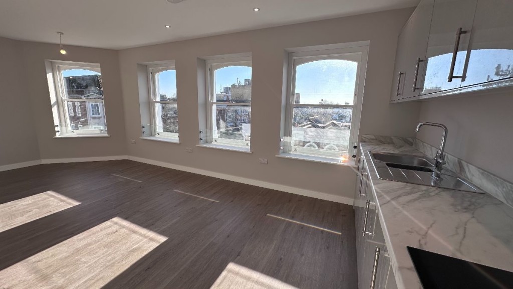 1A Sutton Court Road