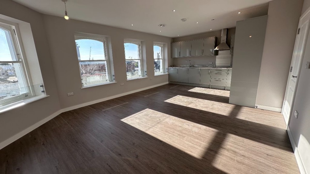 1A Sutton Court Road