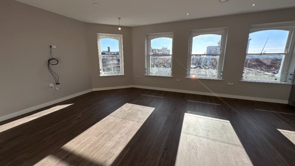 1A Sutton Court Road