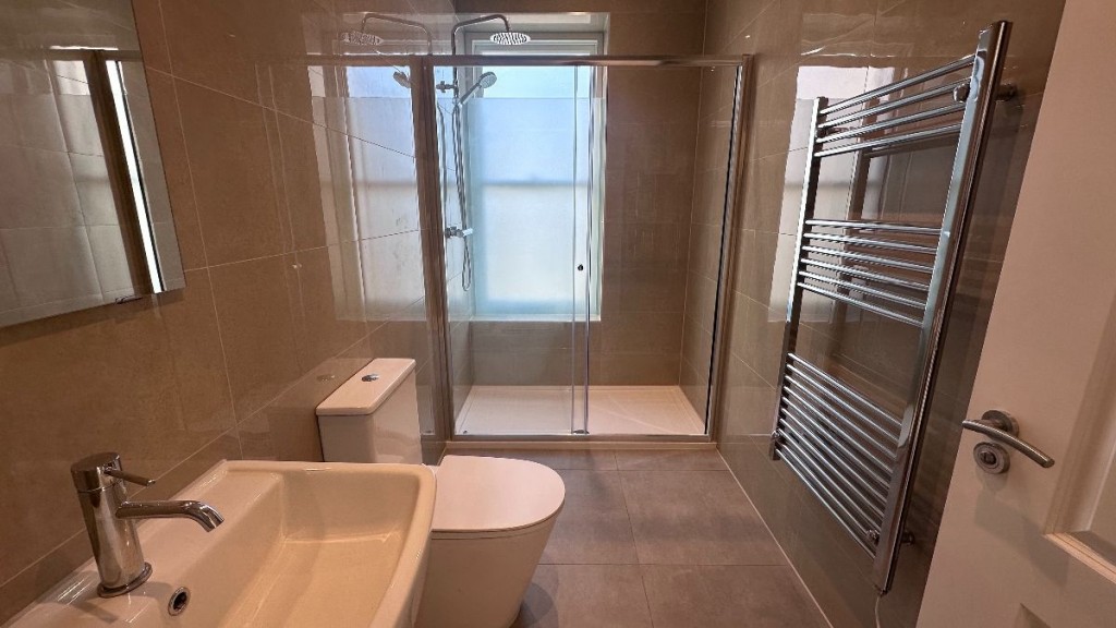 1A Sutton Court Road