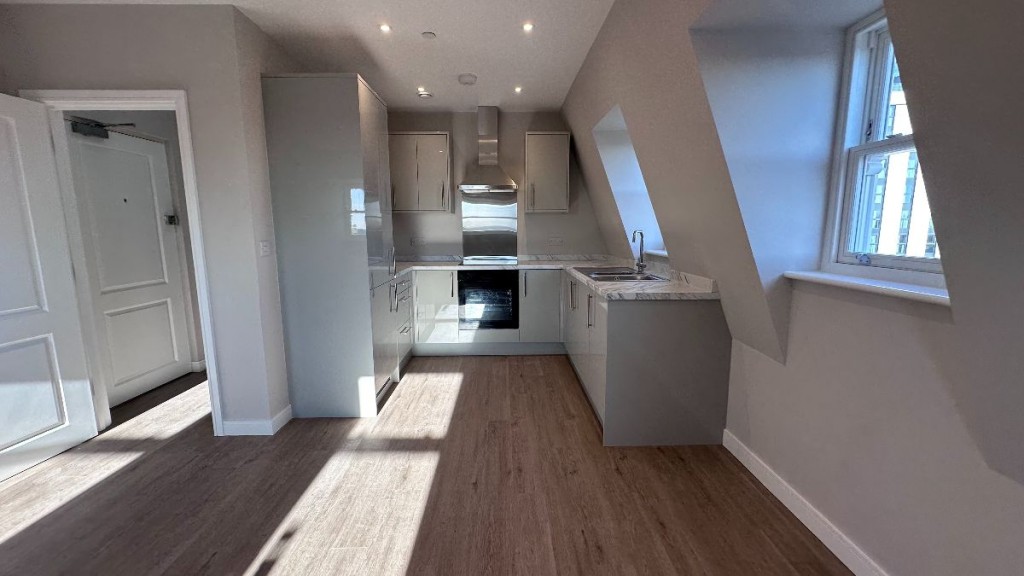 1A Sutton Court Road